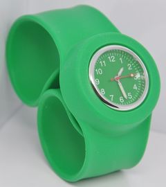 Soem-Silikon-Manschetten-Uhr, grüne Jungen/Mädchen-Gummiuhr