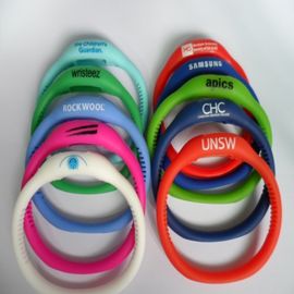 Gesunde Silikon-Manschetten-Uhr-Anionen-Quarz-Armbanduhr für Körper `s elektrische Balance
