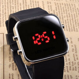 Populäre Damen-Uhr-Silikon-Manschetten-Uhr, rotes Silikon geführte Uhr