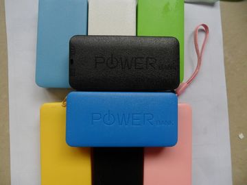 Parfümieren Sie Energie-Bank-Batterie mit Abzugsleine, Bank-Ladegerät der Energie-4400mah