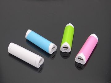 Tragbare Energie-Bank Herz-Form-Lippenstift USBs für Iphone/IPod, bunt