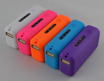 tragbare Energie-Bank 2600mAh USB mit LED-Licht, rot/Rosa/Grün