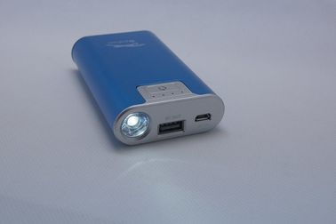 Tragbare Energie-Bank 6600mAh Digitalkamera-Metall-USBs mit LED-Fackel