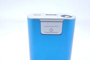 Tragbare Energie-Bank 6600mAh Digitalkamera-Metall-USBs mit LED-Fackel