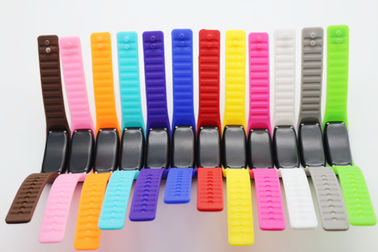 Armbanduhr des Kunststoffkoffer-LED Digital mit Magnet-Schnallen-Sport-Armband