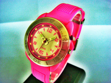 Wasser-beständige Uhren der Edelstahl-Quarz-Frauen-analogen Uhr-/100M