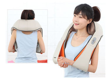 Das u-Form Hals-Schulter Massager-hintere Schmerzen mischt beruhigende Therapie mit