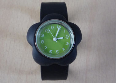 Schwarze Blume RS Zifferblatt Mode Quarz grün Silikon Slap Armband Uhren 1 ATM